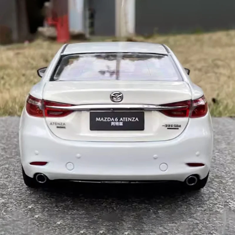 1/18 Scale Mazda6 Atenza Diecast Model 3 1/18 Scale Mazda6 Atenza Diecast Model - Image 3
