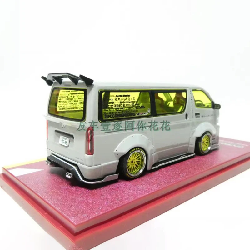 1:43 TARMAC Works Hiace Van Diecast Model 3 1:43 TARMAC Works Hiace Van Diecast Model - Image 3