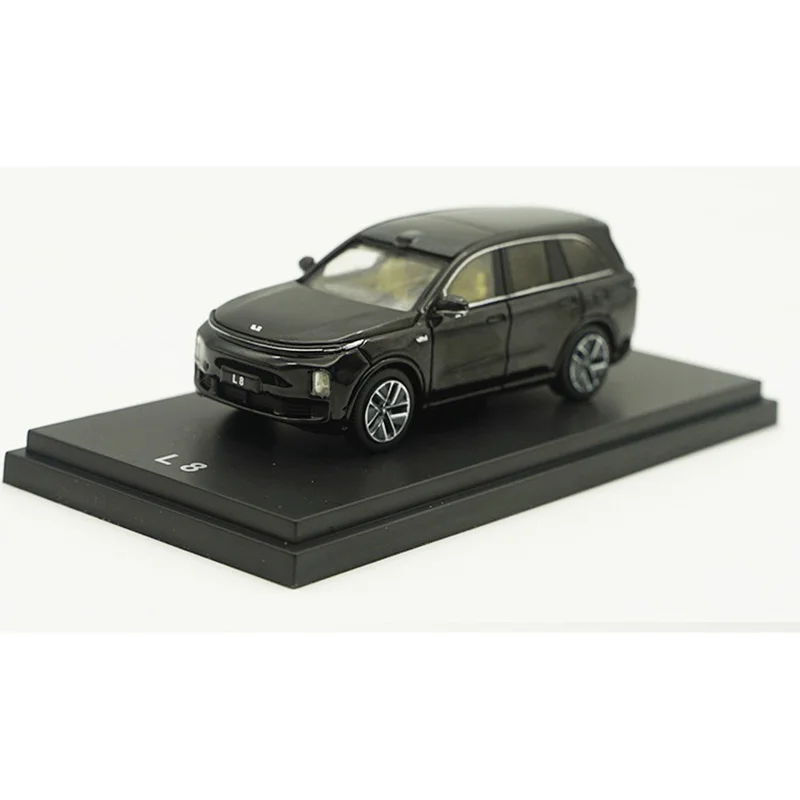 1:64 Scale Diecast SUV Model with Realistic Details 6 1:64 Scale Diecast SUV Model with Realistic Details - Image 6