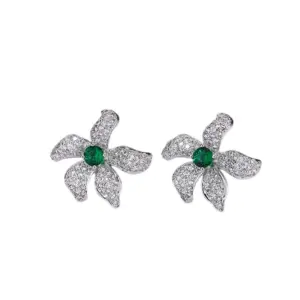 Elegant Silver Flower Stud Earrings with Emerald 11 Sb6e32e6edbbb43148d29821ba8baa912W