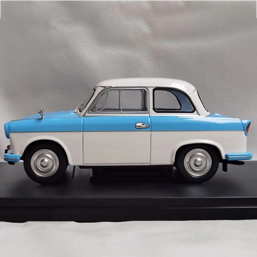 Vintage Trabant P50 Model 1:24 Scale Collectible 4 Vintage Trabant P50 Model 1:24 Scale Collectible - Image 4