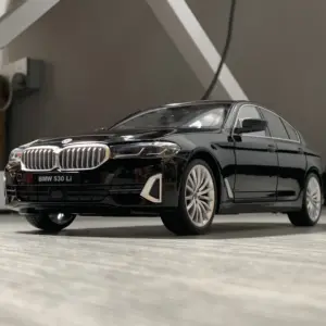 BMW 530Li 1:18 Scale Diecast Model 10 Sb721cf298dc9469caa477ddaafb0d1d7z