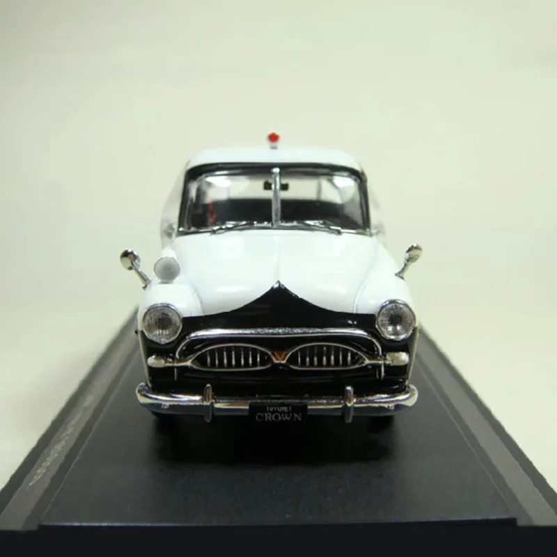 Vintage Police Crown Model Replica for Collecting 4 Vintage Police Crown Model Replica for Collecting - Image 4