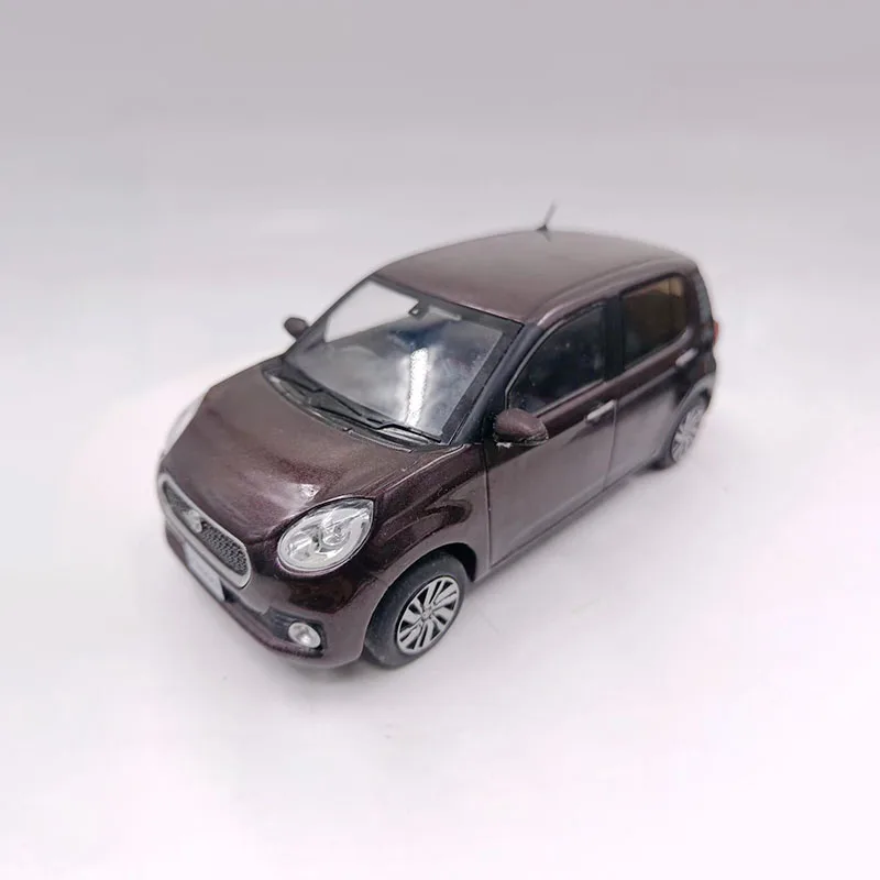 Vibrant Passo Hatchback Diecast Model 8 Vibrant Passo Hatchback Diecast Model - Image 8