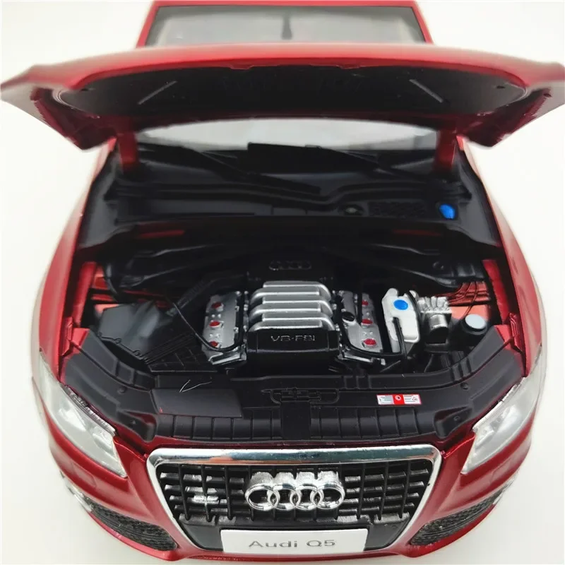 1/18 Scale Red Audi Q5 SUV Diecast Model 5 1/18 Scale Red Audi Q5 SUV Diecast Model - Image 5