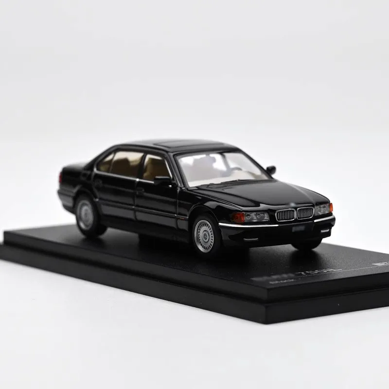 1:64 BMW 750iL Diecast Model 3 1:64 BMW 750iL Diecast Model - Image 3
