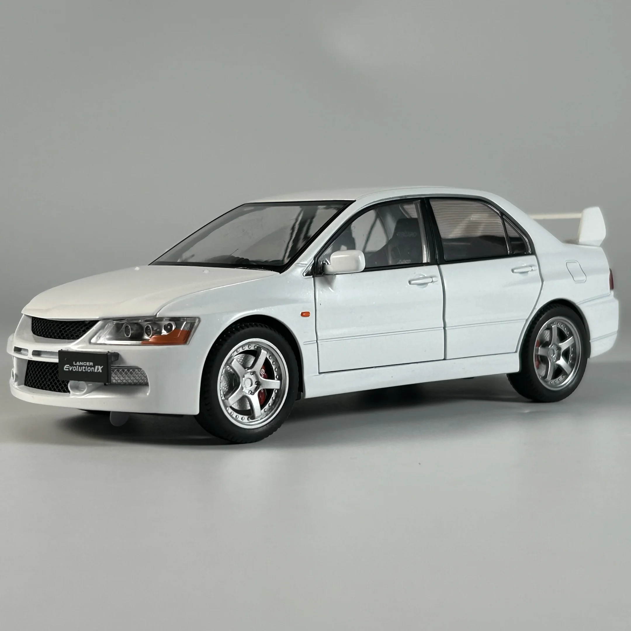 Blue Mitsubishi Lancer Evolution EVO9 Diecast Model 10 Blue Mitsubishi Lancer Evolution EVO9 Diecast Model - Image 10