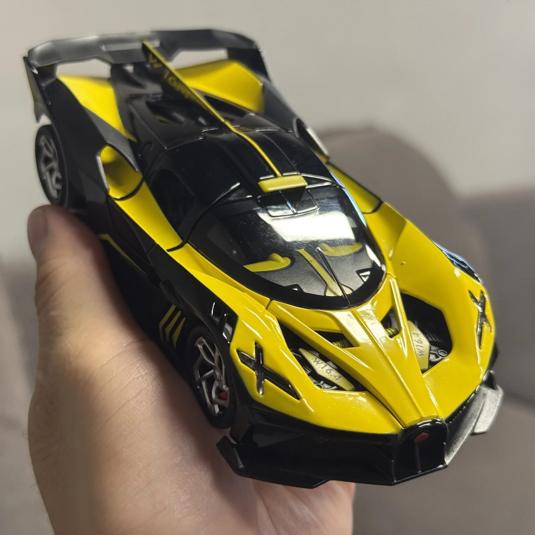 1:32 Diecast Super Sports Car for Collectors 2 1:32 Diecast Super Sports Car for Collectors - Image 2
