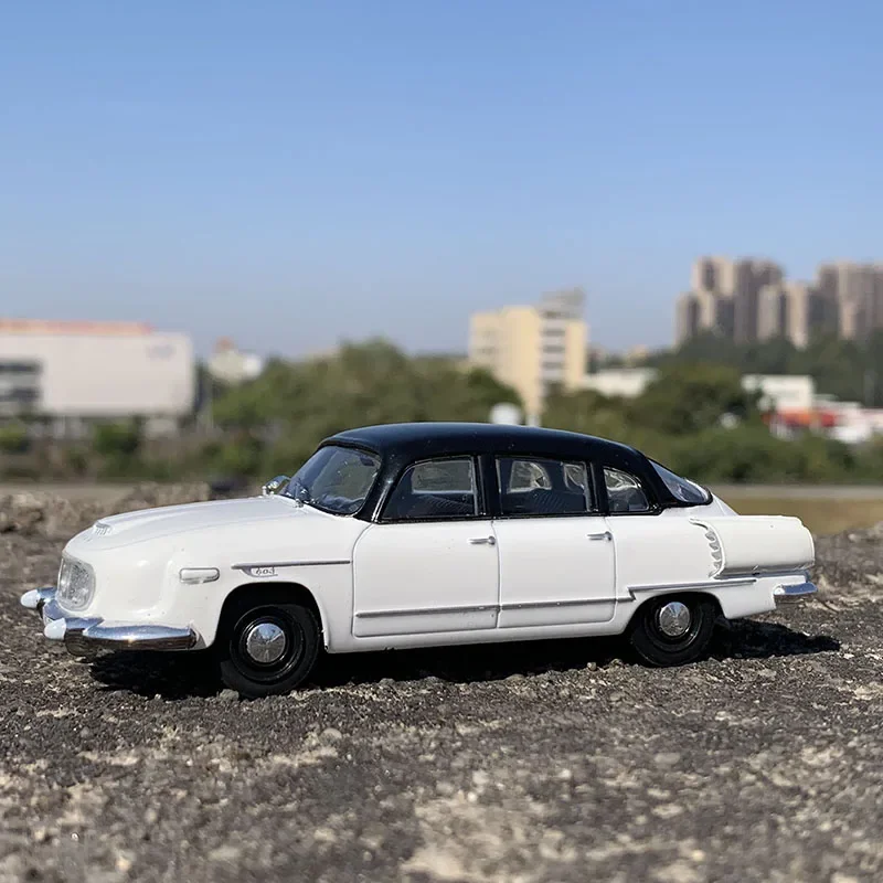TATRA 603 Diecast Model 1:43 Scale 5 TATRA 603 Diecast Model 1:43 Scale - Image 5