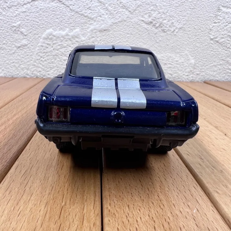 Flawed 1:32 Scale Ford Mustang Shelby GT350 Model 6 Flawed 1:32 Scale Ford Mustang Shelby GT350 Model - Image 6
