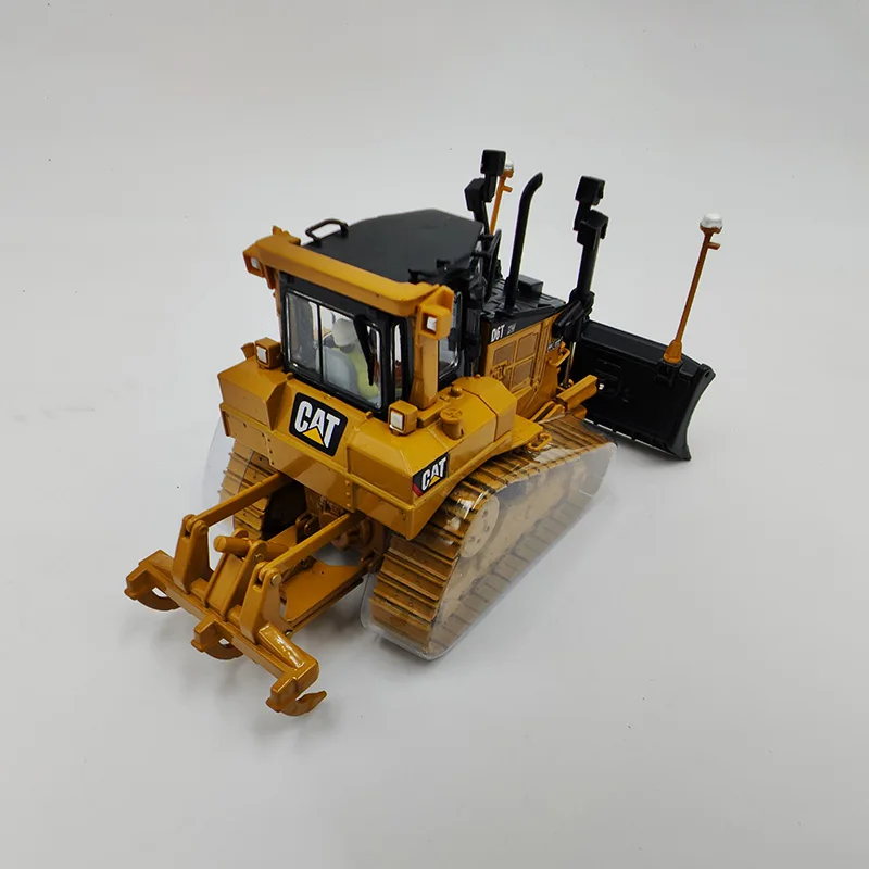 CAT D6T XW 1:50 Scale Diecast Model for Collectors 2 CAT D6T XW 1:50 Scale Diecast Model for Collectors - Image 2