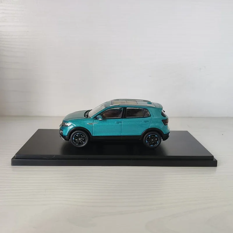 Metallic Blue 1:43 SUV Diecast Model 3 Metallic Blue 1:43 SUV Diecast Model - Image 3