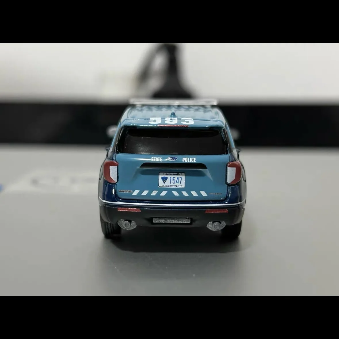 1:64 Scale Ford Police Explorer Model 2 1:64 Scale Ford Police Explorer Model - Image 2