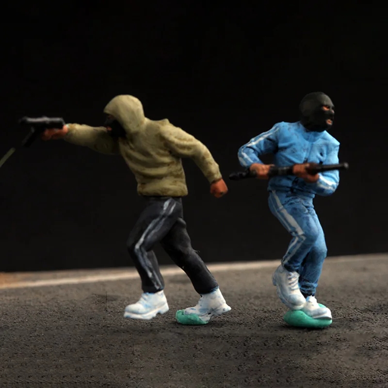 Resin Battlefield Scene with Tank and Bandits 2 Resin Battlefield Scene with Tank and Bandits - Image 2