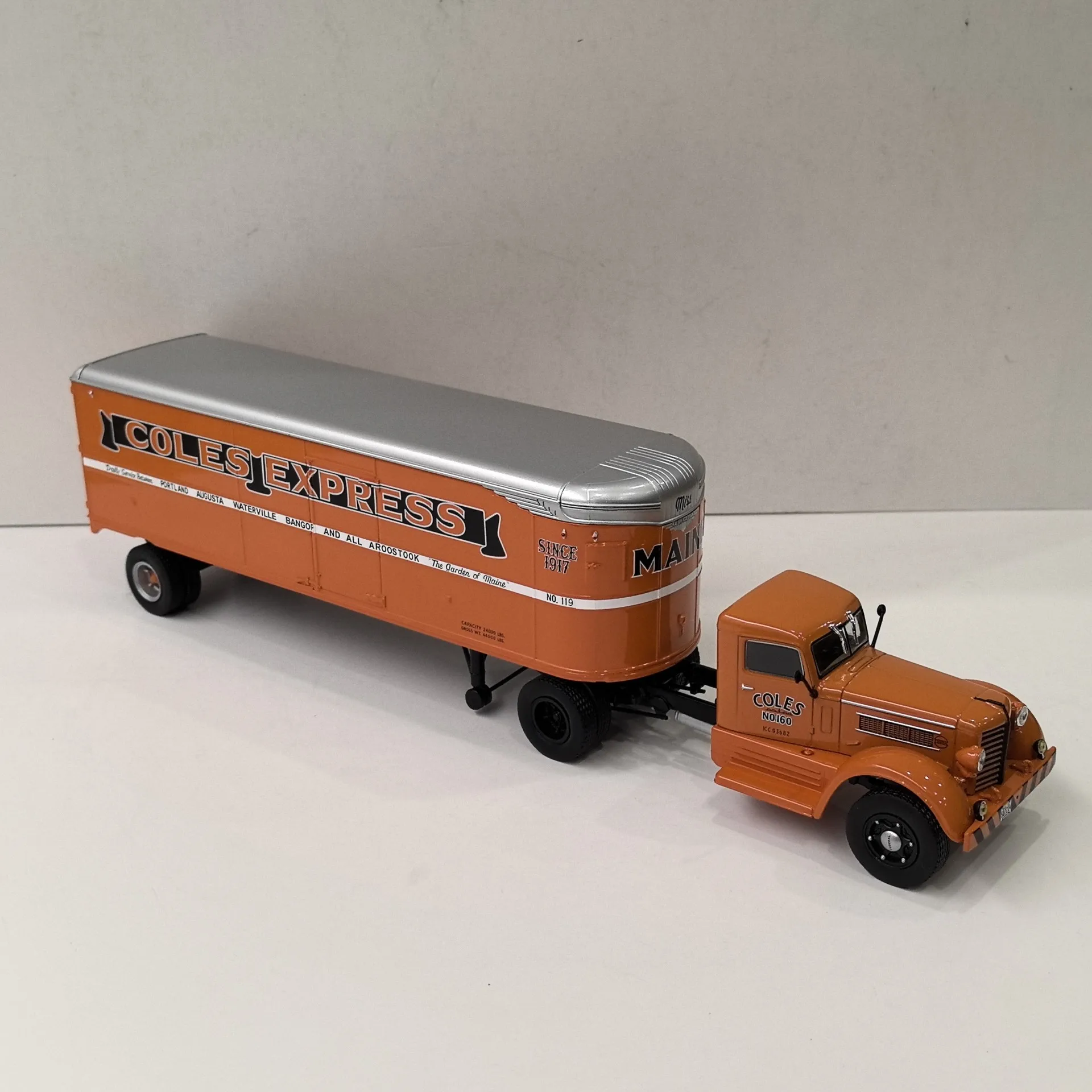 Vintage-Style IXO Federal 45M Truck Model 3 Vintage-Style IXO Federal 45M Truck Model - Image 3