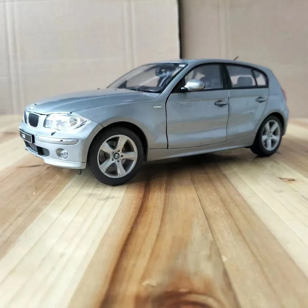 BMW 120i Die-Cast Model, 22cm, Silver 2 BMW 120i Die-Cast Model, 22cm, Silver - Image 2