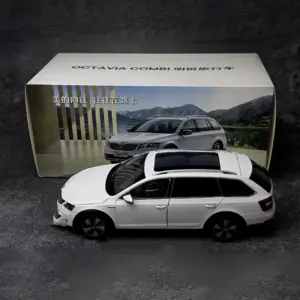 White 1:18 Scale Diecast Octavia Car Model