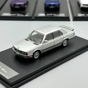 Miniature BMW M5 E28 Die-Cast Model Collectible 19 Sbccfe8904e52466ea18f87c35888d8ebp