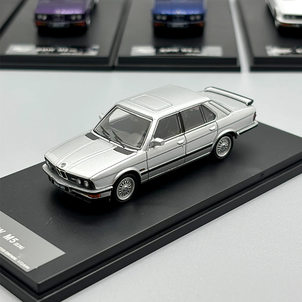 Miniature BMW M5 E28 Die-Cast Model Collectible 10 Miniature BMW M5 E28 Die-Cast Model Collectible - Image 10