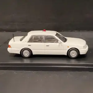 Japanese Police Car Model 1:43 Scale by RAI'S 7 Sbce4ec12f26f4efbbd1a60dd74208b4dT