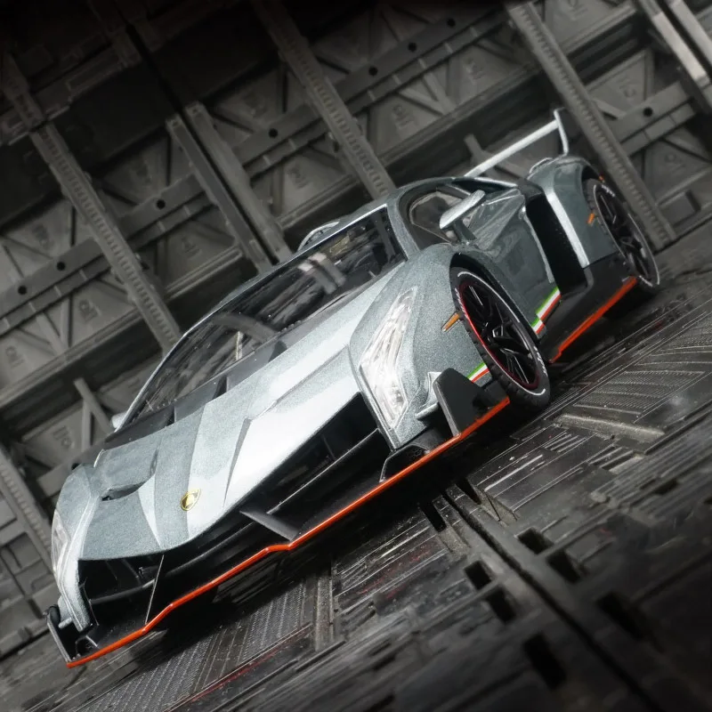 1:24 Lamborghini Veneno Diecast Model 5 1:24 Lamborghini Veneno Diecast Model - Image 5