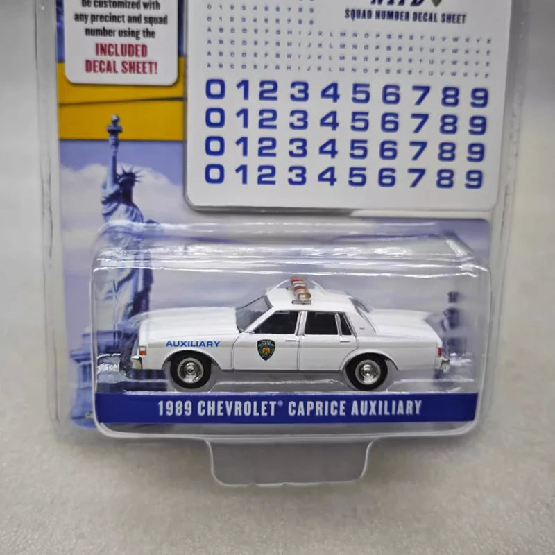 1989 Chevrolet Caprice 1/64 Diecast Model 2 1989 Chevrolet Caprice 1/64 Diecast Model - Image 2