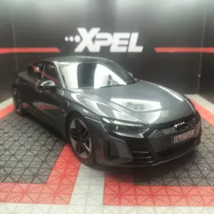 Audi E-tron RS GT 1:18 Die-Cast Model Collectible