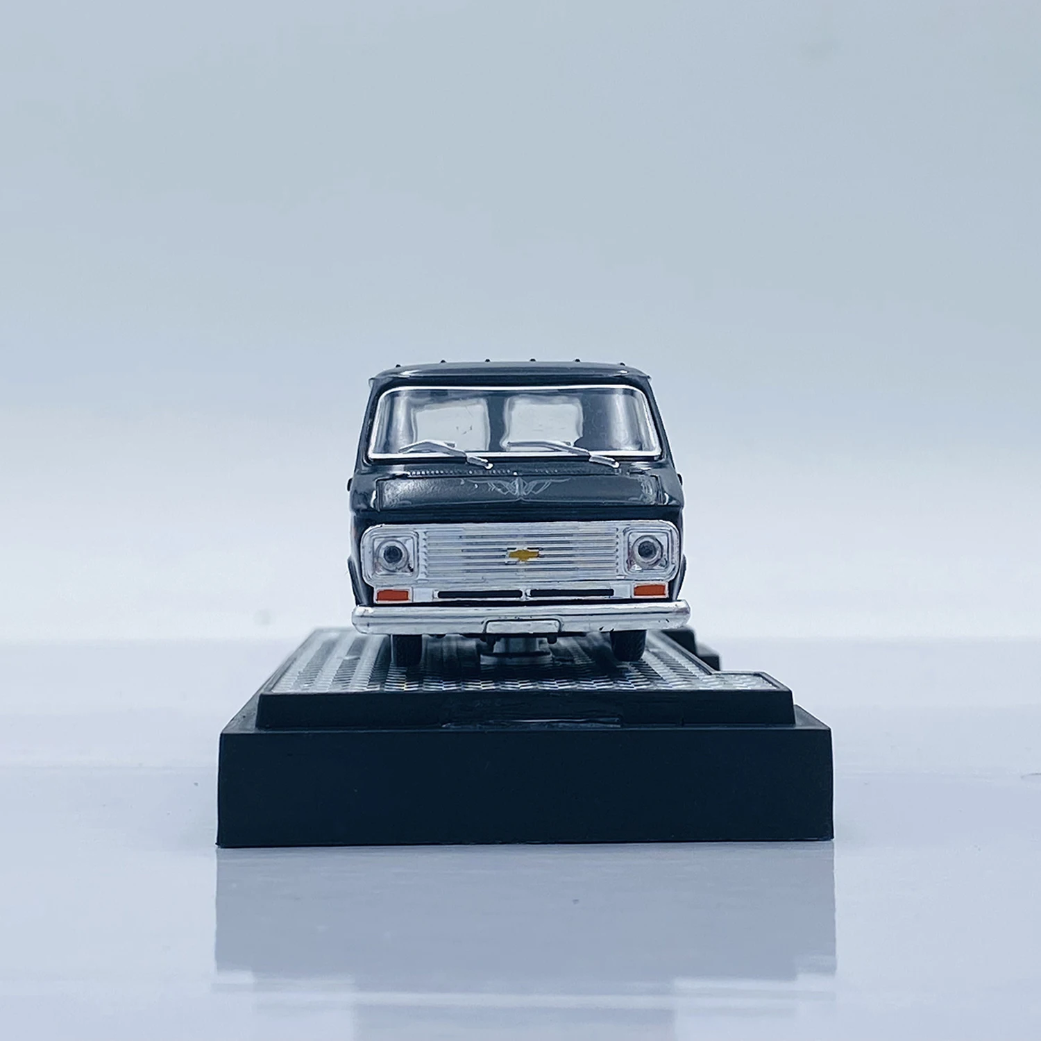 1971 Chevrolet G10 Van Diecast Model 1:64 Scale 3 1971 Chevrolet G10 Van Diecast Model 1:64 Scale - Image 3