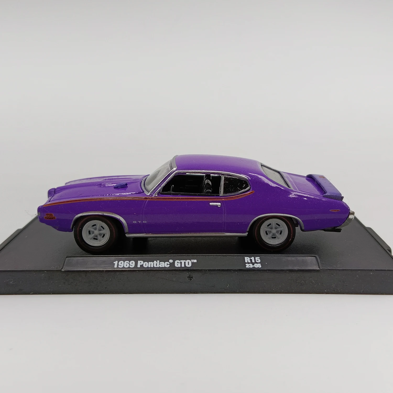 Vibrant Purple 1969 Pontiac GTO Diecast Model 5 Vibrant Purple 1969 Pontiac GTO Diecast Model - Image 5