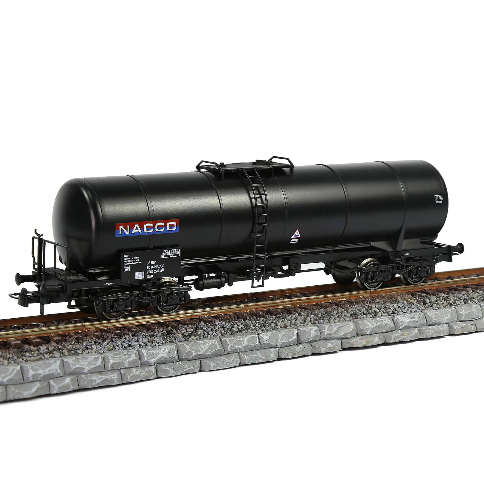 HO Scale Oil Tank Car Collection Model C8768 5 HO Scale Oil Tank Car Collection Model C8768 - Image 5