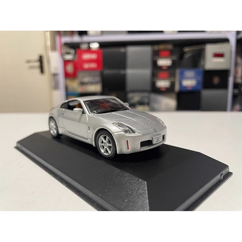 1:43 Scale Fairlady 350Z Diecast Model 4 1:43 Scale Fairlady 350Z Diecast Model - Image 4
