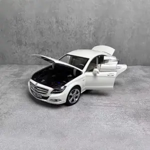 Mercedes-Benz CLS 1:18 Scale Model White 12 Sc08553d35f9a4b0b802c2eae5828f154A