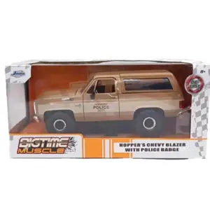 Vibrant Blue 1:24 Chevrolet Blazer Diecast Model 13 Sc08f2d830a2e461a9055927095a3df1bV