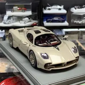 Pagani Utopia 1:32 Diecast Model in Blue or Gold 10 Sc132e385867f4f98b7c2be3fd550c13by