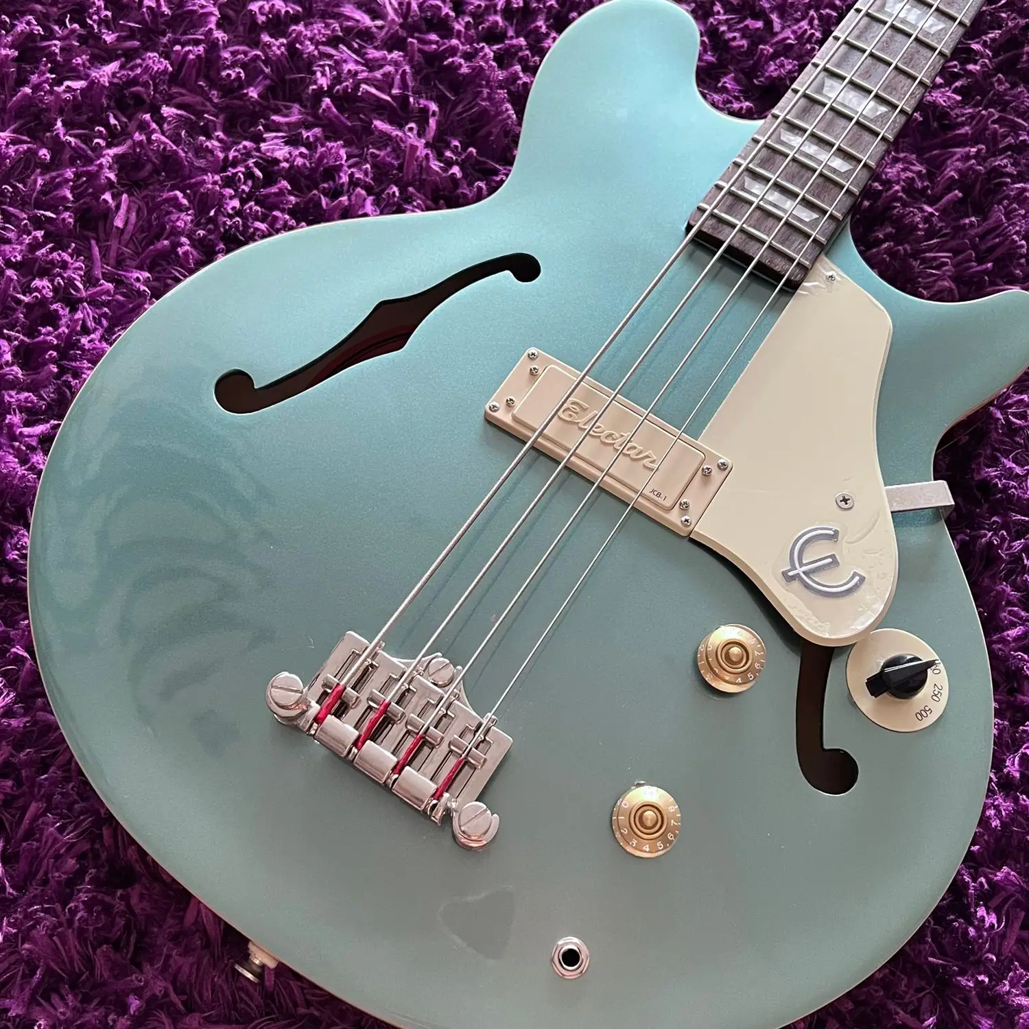 Electar JCB-1 Vintage Bass Pickup in Cream 5 Electar JCB-1 Vintage Bass Pickup in Cream - Image 5