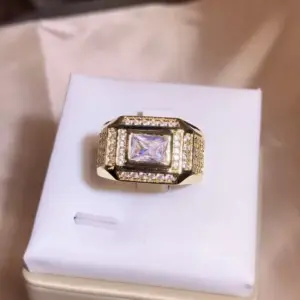 Gold Unisex Ring with Square Zircon 8 Sc18d8ca6a6244570acf0f9d5c8008da6E