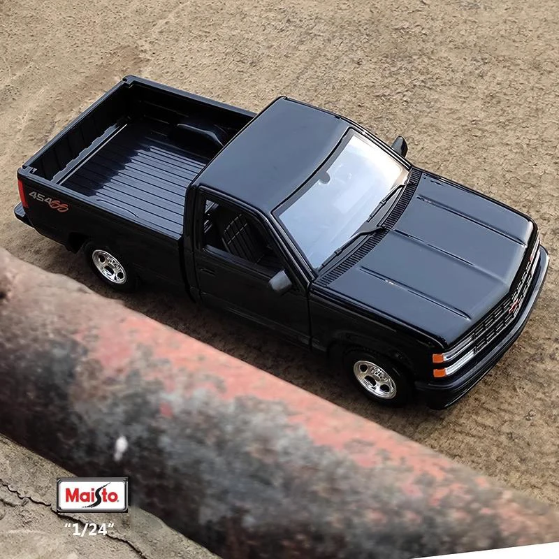 1993 Chevrolet 454 SS Diecast Model 1:24 Scale 4 1993 Chevrolet 454 SS Diecast Model 1:24 Scale - Image 4