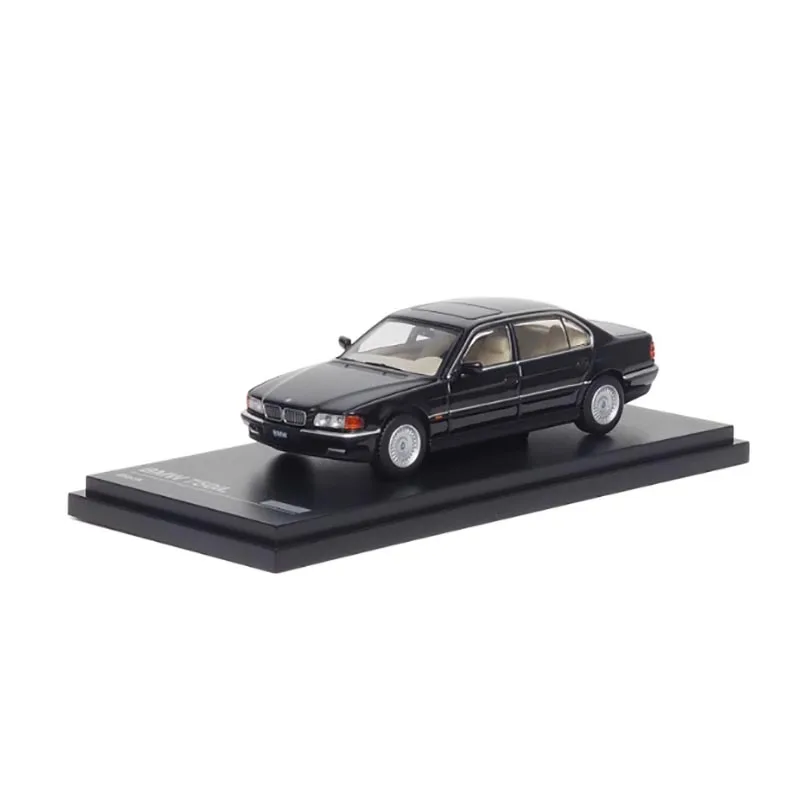 BMW 750iL E38 1/64 Scale Diecast Model 4 BMW 750iL E38 1/64 Scale Diecast Model - Image 4
