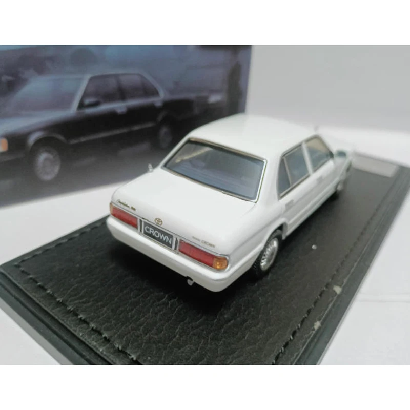 1/43 Scale Toyota Crown Alloy Model Black 3 1/43 Scale Toyota Crown Alloy Model Black - Image 3