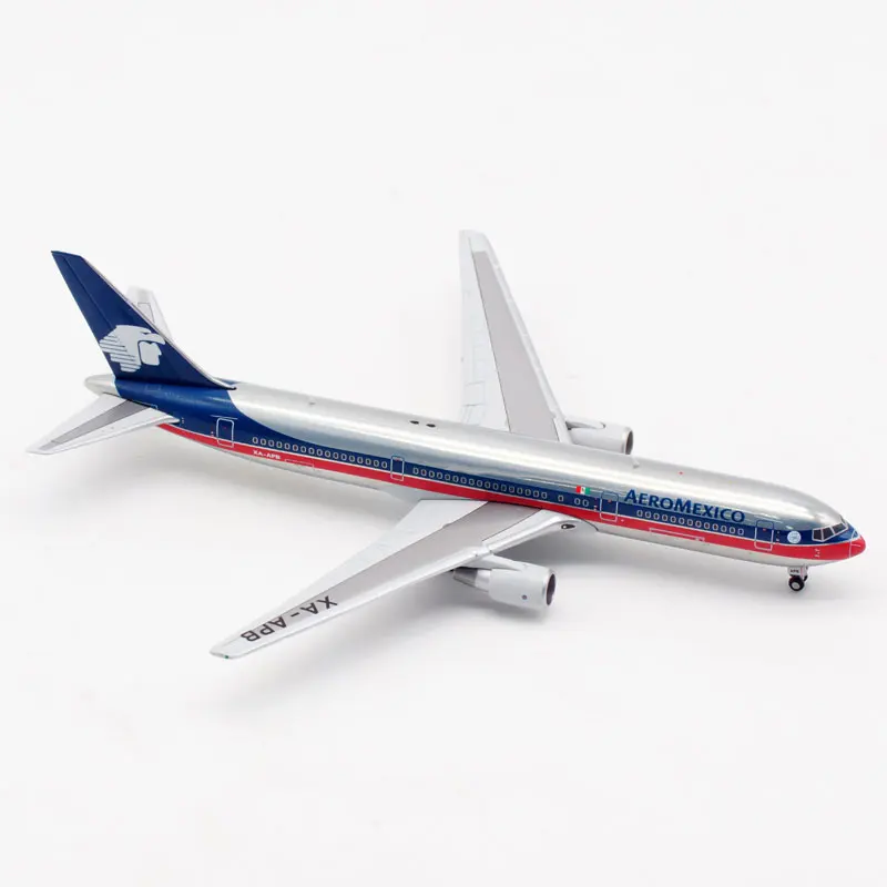 Aeromexico B767-300ER Scale Model 1/400 4 Aeromexico B767-300ER Scale Model 1/400 - Image 4