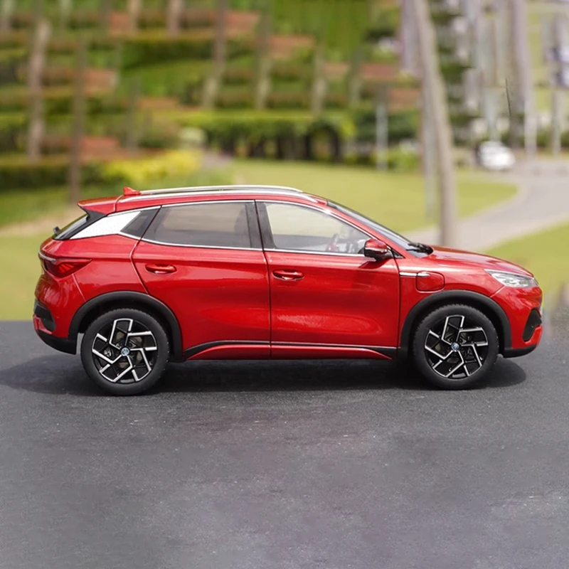 BYD Yuan Plus 1:18 Scale Diecast Model 4 BYD Yuan Plus 1:18 Scale Diecast Model - Image 4