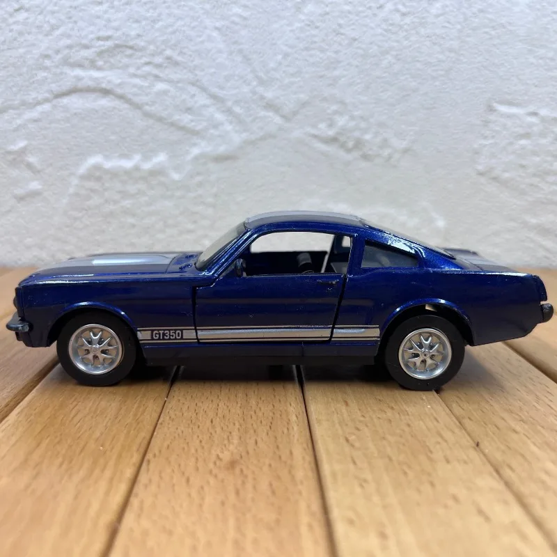 Flawed 1:32 Scale Ford Mustang Shelby GT350 Model 2 Flawed 1:32 Scale Ford Mustang Shelby GT350 Model - Image 2