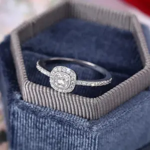 Elegant Women's Silver Ring with Cubic Zirconia 9 Sc3fe4a9706cd4674b238fd713c20b732m