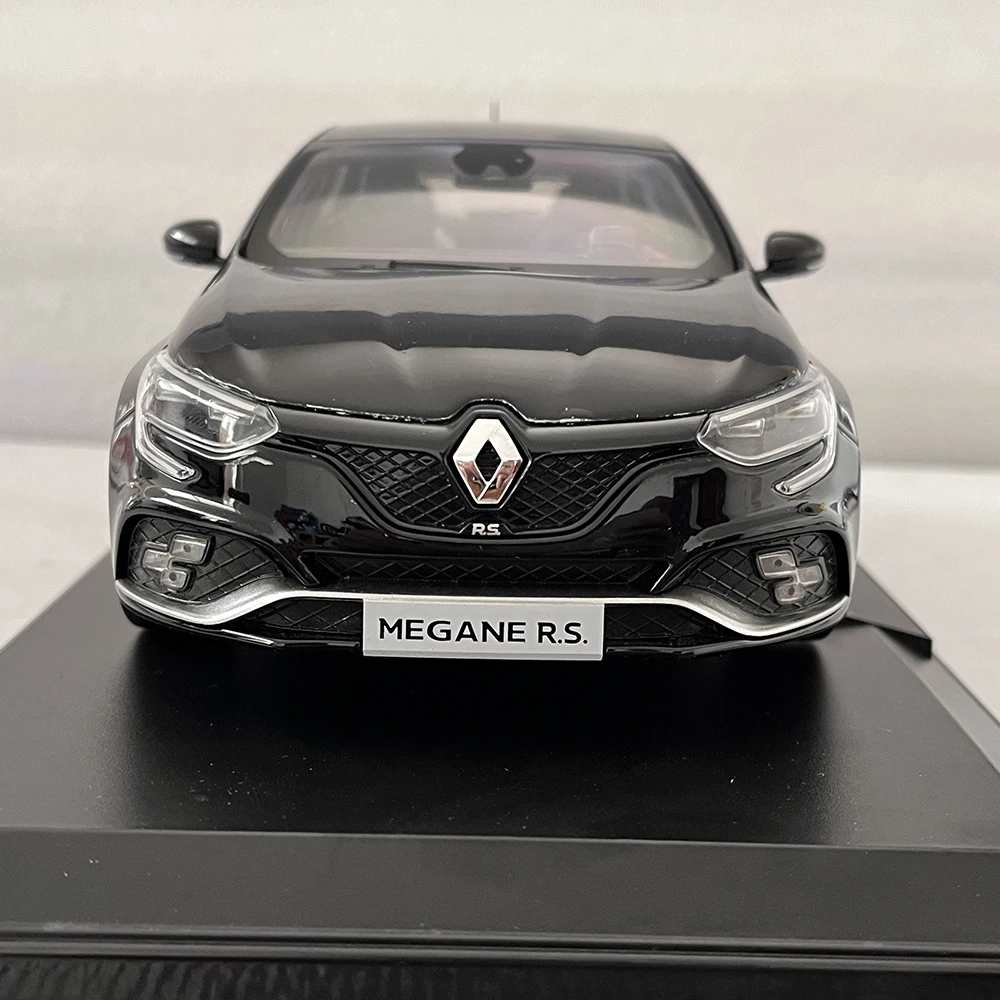 Renault Megane RS 1:18 Scale Die-Cast Model 4 Renault Megane RS 1:18 Scale Die-Cast Model - Image 4