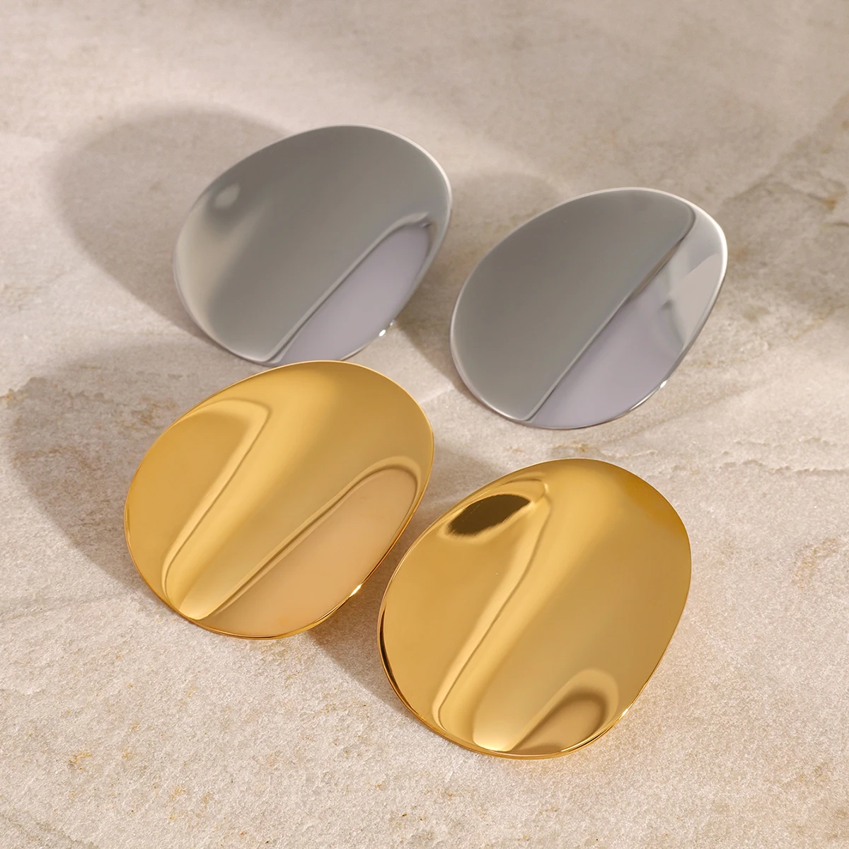 Stainless Steel Oval Earrings Model JDE2408043 3 Stainless Steel Oval Earrings Model JDE2408043 - Image 3