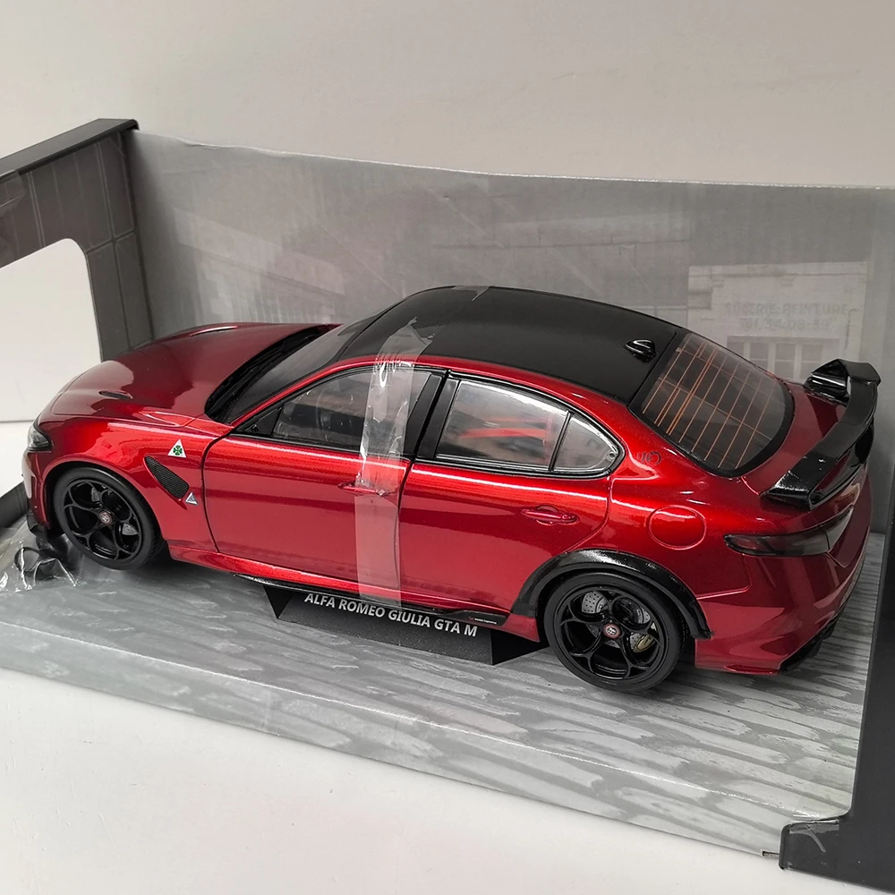 1:18 Alfa Romeo Giulia GTA M Collectible Model 3 1:18 Alfa Romeo Giulia GTA M Collectible Model - Image 3