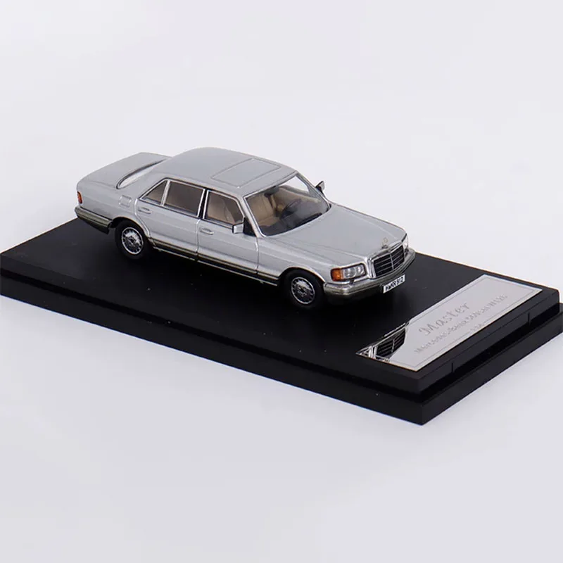 1:64 Mercedes-Benz 560SEL Diecast Model 8 1:64 Mercedes-Benz 560SEL Diecast Model - Image 8