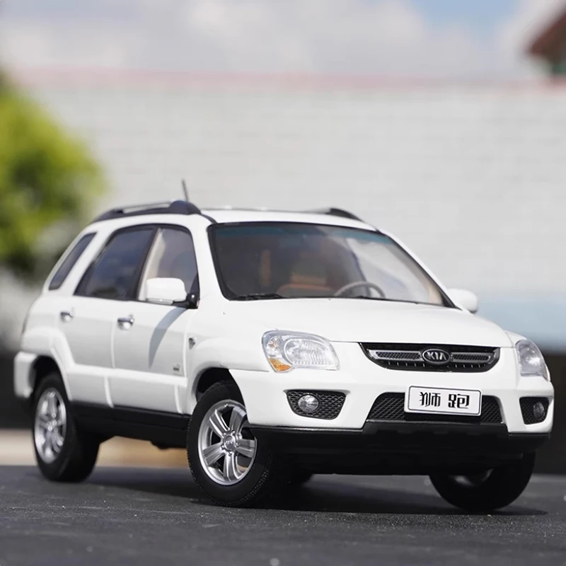 KIA Sportage SUV Diecast Model 1:18 Scale 3 KIA Sportage SUV Diecast Model 1:18 Scale - Image 3