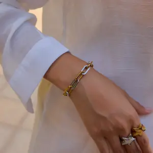 Sc661b80cea90466cb72c4563ba3c4599q