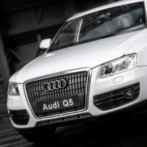 1:32 Scale Audi Q5 Diecast Model for Collectors 11 Sc66ecf7f528f49158cd2d0513d5b8055M